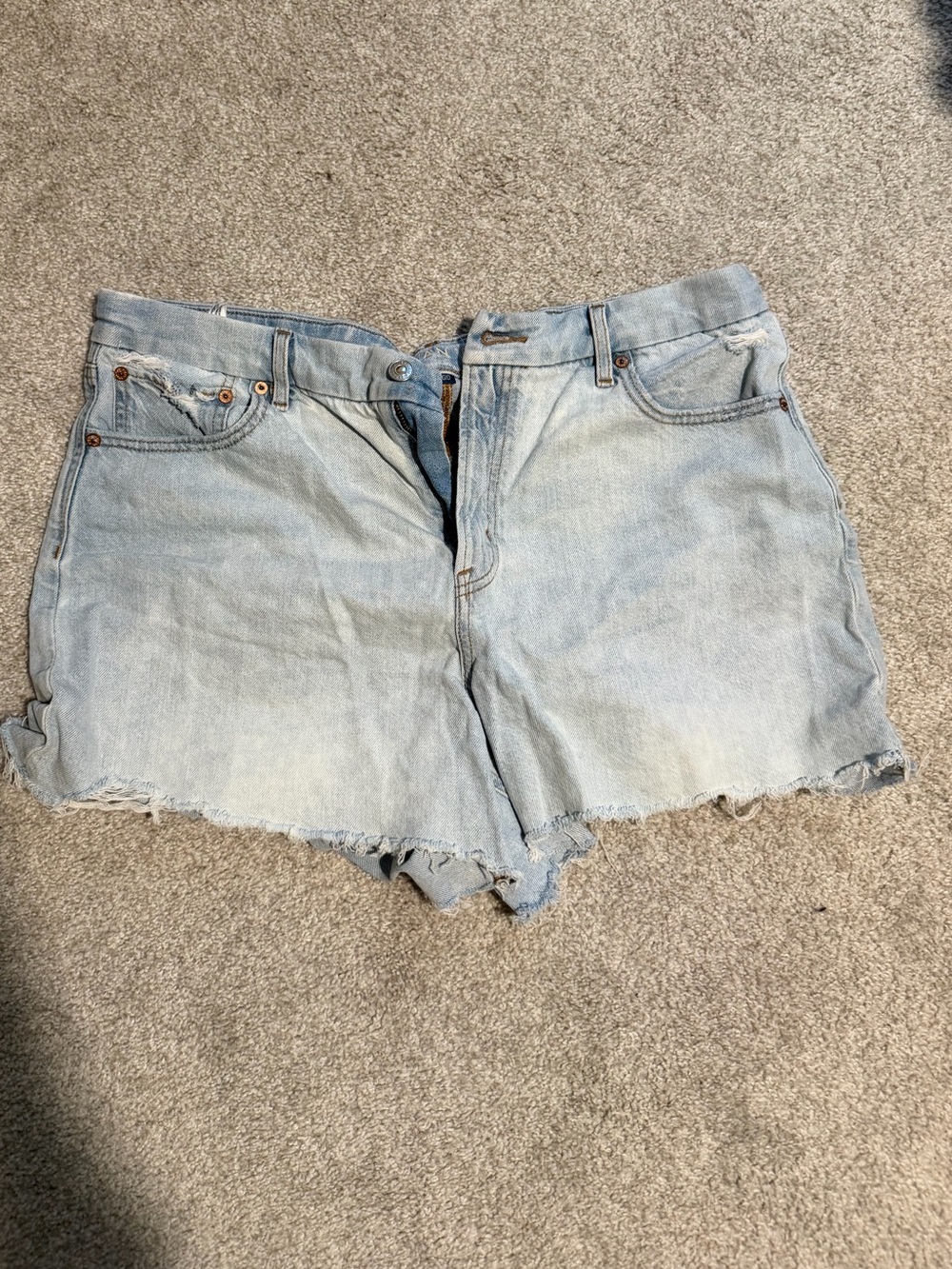 American Eagle Light Wash Denim Cutoff Shorts - Classic Women's Summer Shorts
